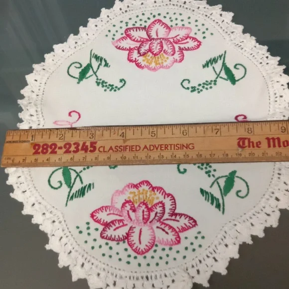 Vintage European Hand Crafted Doiley with Lotus Flowers - Picture 4 of 7